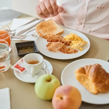 Hotel Castrichella Smart Boutique Rome Airport 3*