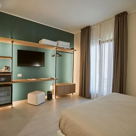 Castrichella Smart Boutique Rome Airport